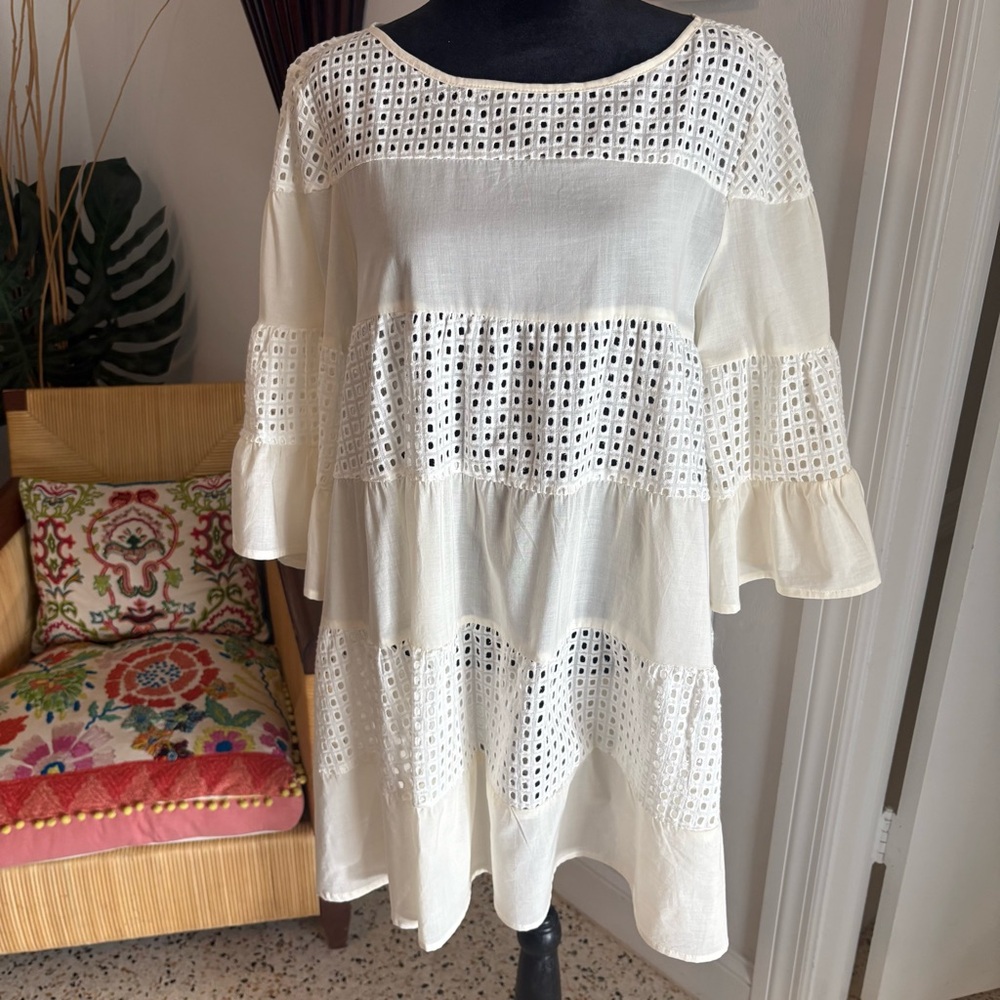 PINCH Boutique White & Cream Cotton Dress! Bell Sleeve! Eyelet! Full cut Swing M